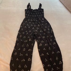 Aritzia Wilfred Jumpsuit! Size XS! Black with flowers!